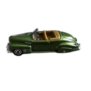 LOOSE MB 2019 '41 Cadillac Series 62 Convertible Green‎ MB-1207 1:64 Classic Car